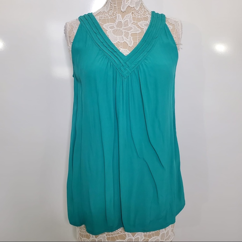 5/$25 Banana Republic Terrific Teal V-neck Tank